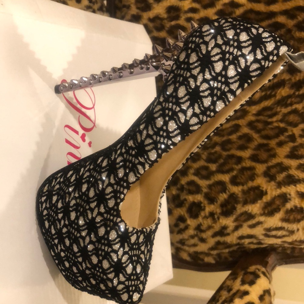 Beautiful platform heels - Picture 2 of 5